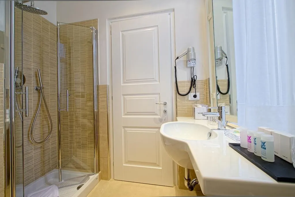 Gravina Rooms San Pietro Rome 2*,  Italy